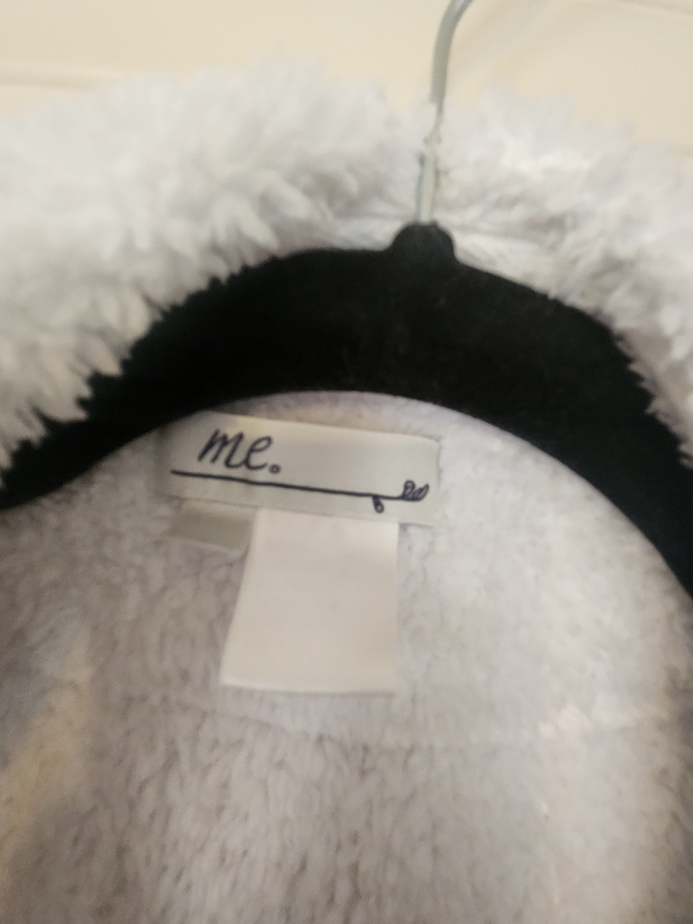 ME Makeover Essentials White  Teddy Hooded Robe - Picture 4 of 8